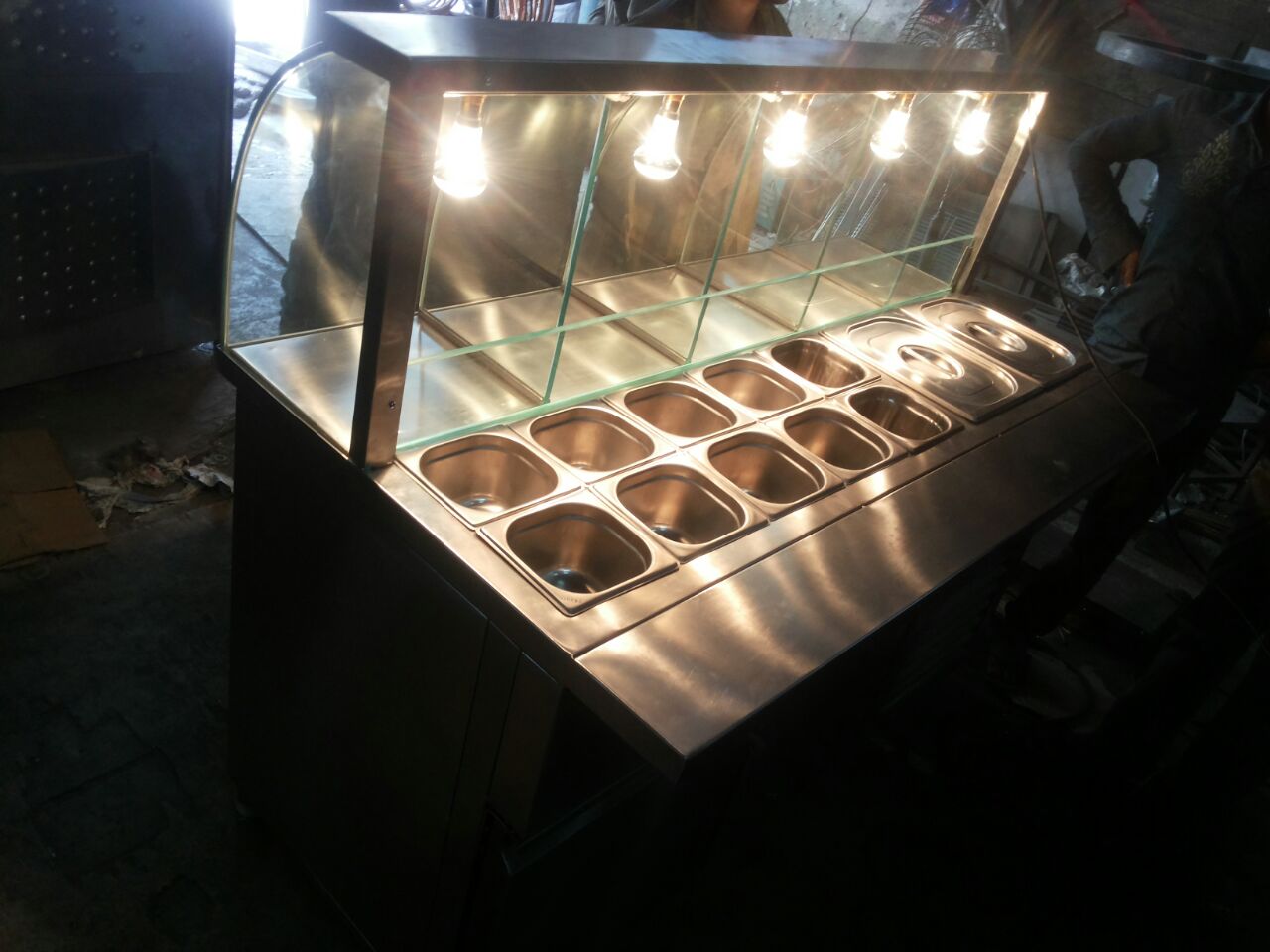 Illuminated Bain Marie Counter (12-Pan)